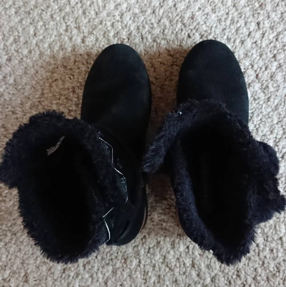 Jack Rogers Vera Suede Pom Pom Boots in black size 7